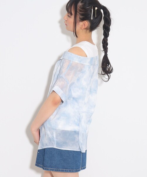 PINK-latte(ピンクラテ)の「◆【2WAY/130cm】着回しバツグン!シアーシャツレイヤードトップス(シャツ/ブラウス・キッズ・アイボリー/ベビーピンク/ライトグリーン/ブルー系6/ブルー系2/アイボリー系1/サックスブルー系1・15 /14/16/13)」の9枚目の写真