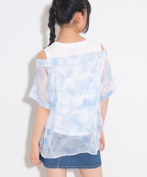 PINK-latte(ピンクラテ)の「◆【2WAY/130cm】着回しバツグン!シアーシャツレイヤードトップス(シャツ/ブラウス・キッズ・アイボリー/ベビーピンク/ライトグリーン/ブルー系6/ブルー系2/アイボリー系1/サックスブルー系1・15 /14/16/13)」の10枚目の写真