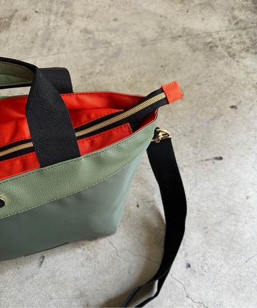 SPRUCE(スプルース)の「EM:Favori インカラー 2WAY トート 舟型 ショルダー トートバッグ 軽量(トートバッグ・レディース・ネイビー/ターコイズブルー/ベージュ/カーキ/オレンジ/ブラック・FREE)」の18枚目の写真