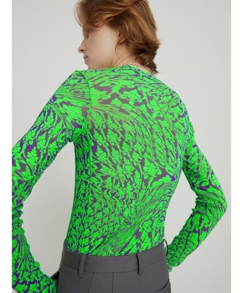 JNBY（ジェーエヌビーワイ）の「Eye-catching Slim-fit T-shirt（Tシャツ/カットソー・レディース・イエロー系その他3/グリーン系その他5/ブラック系その他・36/38/40）」の7枚目の写真