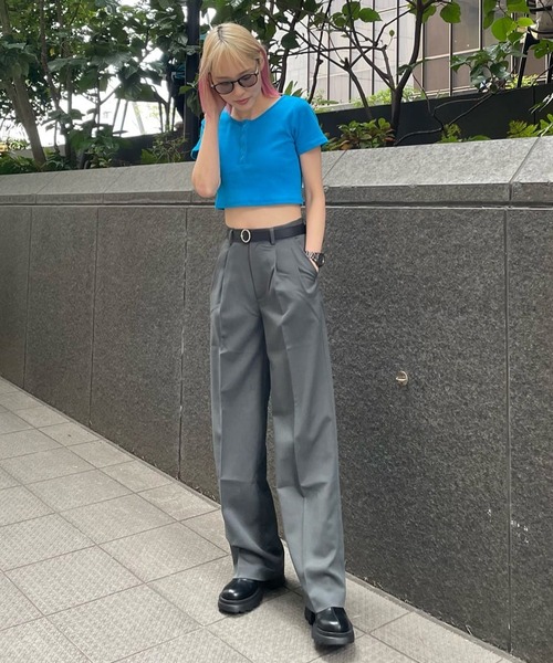 SPINNS（スピンズ）の「ハイウエストデザイン ストレートパンツ（スラックス・レディース・チャコール/ブラック・S/M）」の18枚目の写真