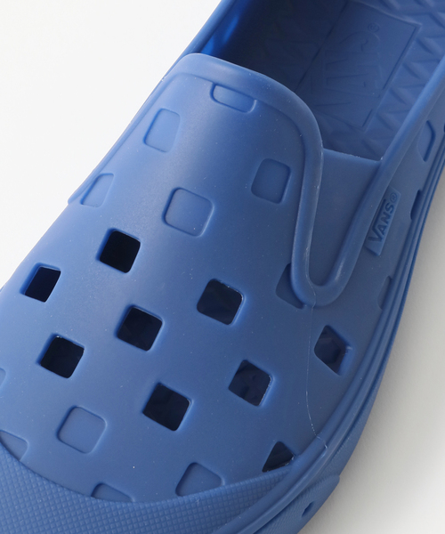 VANS(バンズ)の「【VANS / ヴァンズ】SLIP-ON MULE TRK(サンダル・メンズ・ブラック/レッド/ブルー・80/90/100)」の4枚目の写真