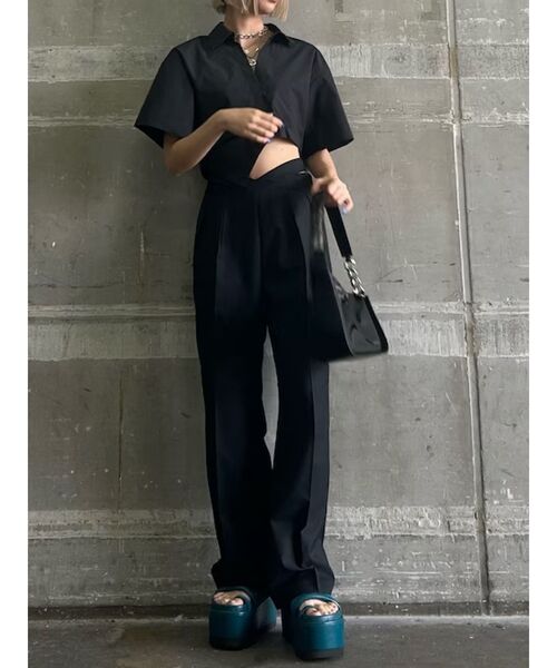 EVRIS（エヴリス）の「デザインウエストクロップドシャツ（シャツ/ブラウス・レディース・ブラック/イエロー/ホワイト・FREE）」の4枚目の写真