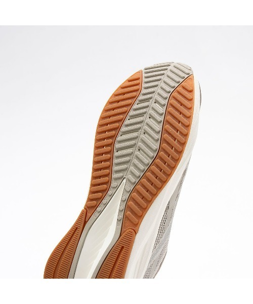Reebok(リーボック)の「エネルゲン テック プラス / ENERGEN TECH PLUS(スニーカー・メンズ・ライトグレー/ブルー/ブラック/ホワイト×ブラック/ブラック×ブラック/レッド/ベージュ・28.5cm/25.0cm/26.5cm/24.5cm/27.5cm/27.0cm/26.0cm/25.5cm/28.0cm/29.0cm/23.5cm/24.0cm/23.0cm/30.0cm)」の11枚目の写真