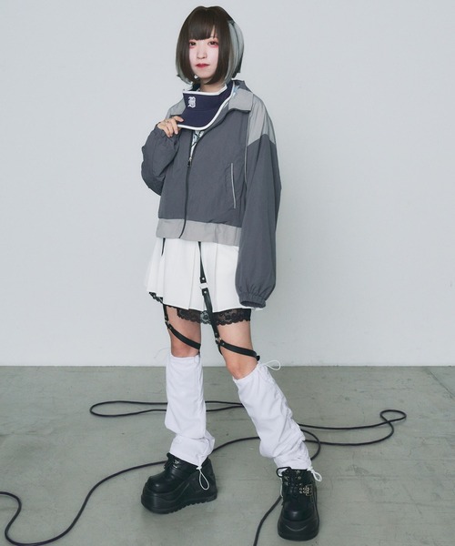 WEGO（ウィゴー）の「WEGO/【一部店限定】ドローストリングショートウィンドブレーカー（マウンテンパーカー・レディース・グレー・FREE）」の7枚目の写真