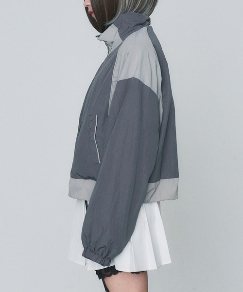 WEGO（ウィゴー）の「WEGO/【一部店限定】ドローストリングショートウィンドブレーカー（マウンテンパーカー・レディース・グレー・FREE）」の9枚目の写真