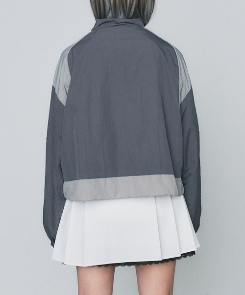 WEGO（ウィゴー）の「WEGO/【一部店限定】ドローストリングショートウィンドブレーカー（マウンテンパーカー・レディース・グレー・FREE）」の10枚目の写真