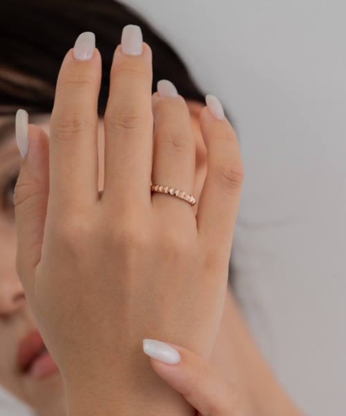 ebine（エビネ）の「Eternity Studs Ring　金属アレルギー対応 サージカルステンレス（リング・レディース・シルバー/ゴールド/ピンクゴールド・13号/7号/9号/16号/11号）」の3枚目の写真