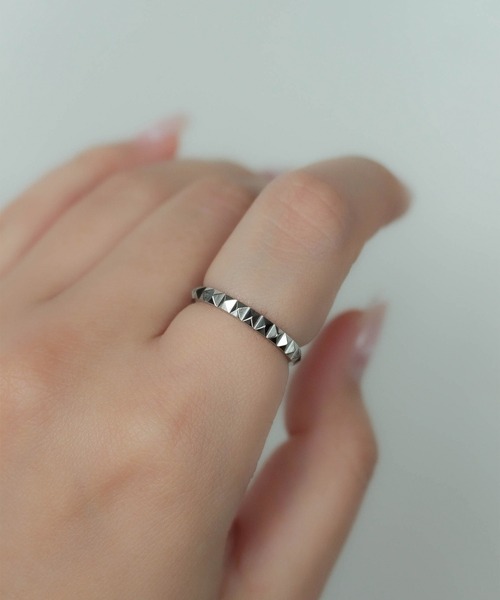 ebine（エビネ）の「Eternity Studs Ring　金属アレルギー対応 サージカルステンレス（リング・レディース・シルバー/ゴールド/ピンクゴールド・13号/7号/9号/16号/11号）」の9枚目の写真