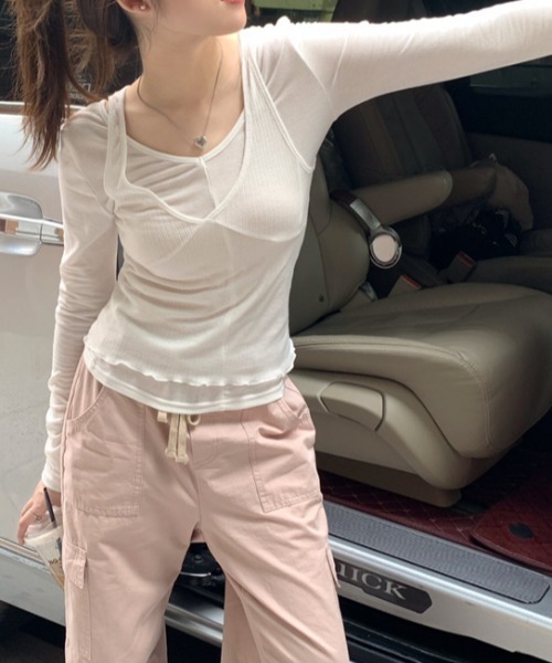 FREE STYLISTS(フリー スタイリスト)の「YUGA_YGMC Vネック ロングTシャツ+タンクトップ レイヤードセットアップ(アンサンブル・レディース・ブラック/カーキ/オフホワイト・FREE)」の20枚目の写真