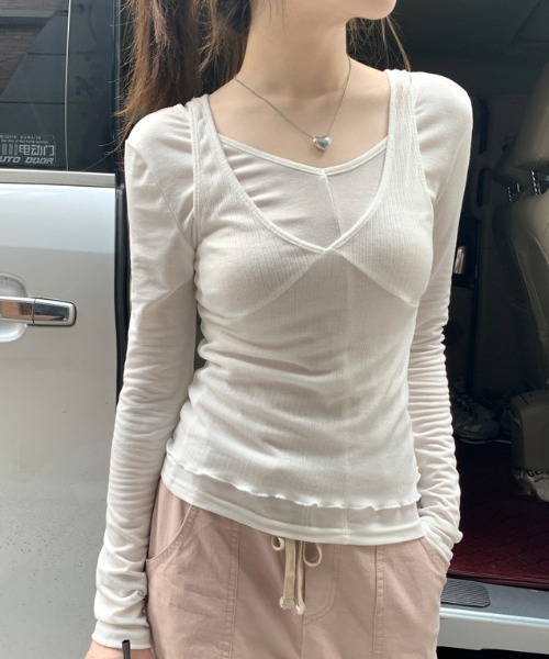 FREE STYLISTS(フリー スタイリスト)の「YUGA_YGMC Vネック ロングTシャツ+タンクトップ レイヤードセットアップ(アンサンブル・レディース・ブラック/カーキ/オフホワイト・FREE)」の18枚目の写真