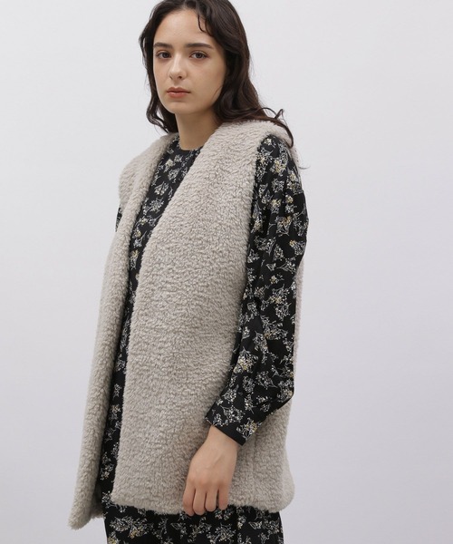 LAKOLE（ラコレ）の「ボアベスト / 977349（ベスト・レディース・ブラック/サンドグレー・SMALL/MEDIUM）」の2枚目の写真