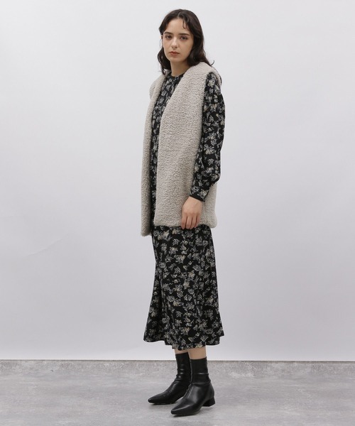 LAKOLE（ラコレ）の「ボアベスト / 977349（ベスト・レディース・ブラック/サンドグレー・SMALL/MEDIUM）」の3枚目の写真