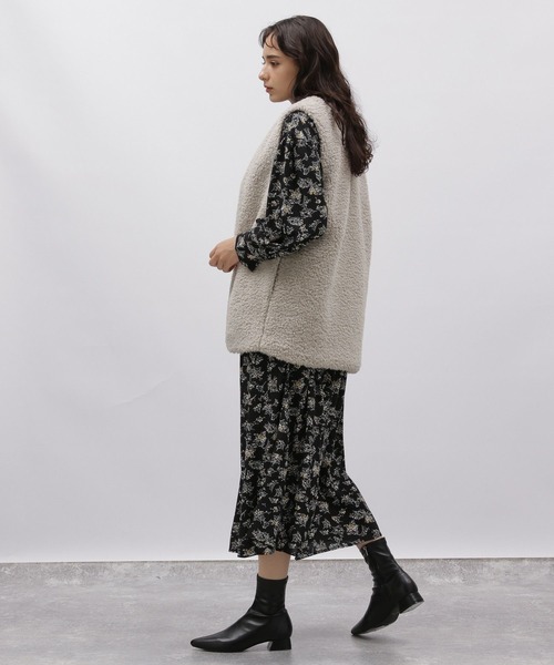 LAKOLE（ラコレ）の「ボアベスト / 977349（ベスト・レディース・ブラック/サンドグレー・SMALL/MEDIUM）」の5枚目の写真