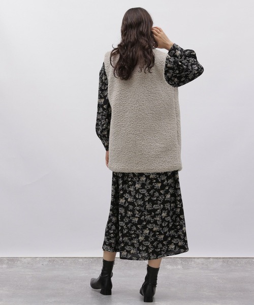 LAKOLE（ラコレ）の「ボアベスト / 977349（ベスト・レディース・ブラック/サンドグレー・SMALL/MEDIUM）」の6枚目の写真