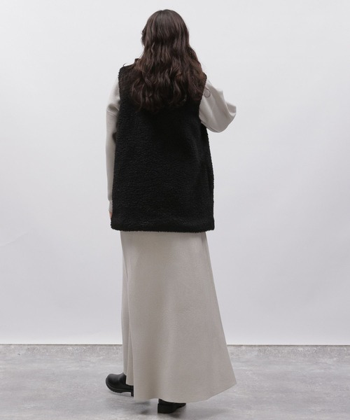 LAKOLE（ラコレ）の「ボアベスト / 977349（ベスト・レディース・ブラック/サンドグレー・SMALL/MEDIUM）」の13枚目の写真