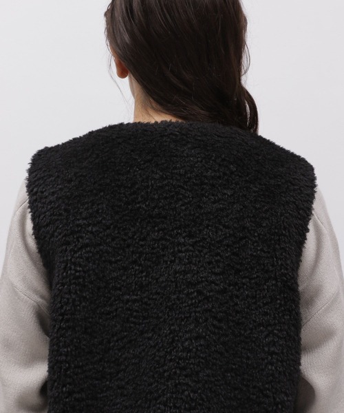 LAKOLE（ラコレ）の「ボアベスト / 977349（ベスト・レディース・ブラック/サンドグレー・SMALL/MEDIUM）」の18枚目の写真