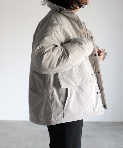 CREARE -LINO-（クレアーレリノ）の「【防寒性抜群】中綿 スタンドネック オーバーサイズ アウター/ブルゾン/ダウンジャケット<ユニセックス>（その他アウター・メンズ・ネイビー/アイボリー/グレー/ブラック・S/L/M）」の22枚目の写真