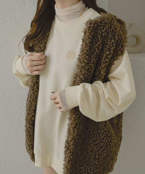 Ambre Neige(アンブルネージュ)の「ロゴ刺繍スウェット/WEB/EC限定商品(スウェット・レディース・アイボリー/ライトグレー・FREE)」の4枚目の写真