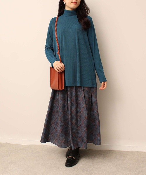 leswel(レスウェル)の「【L~5L 大きいサイズ】バイヤス チェック ロング スカート(スカート・レディース・ネイビー/キャメル・5L/LL/3L/4L/L)」の7枚目の写真