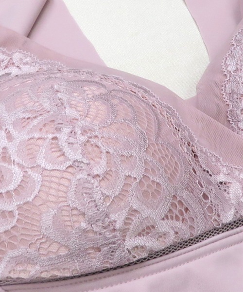 Honeys(ハニーズ)の「シームレスブラジャー(ナイトブラ・レディース・ピンク/ベージュ/ブラック/サックスブルー・L/LL/M)」の16枚目の写真