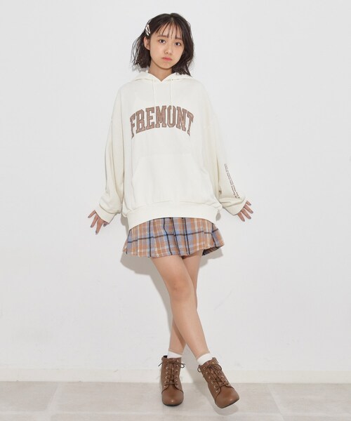 PINK-latte（ピンクラテ）の「◆サテンアップリケロゴフーディ（パーカー・キッズ・チャコールグレー/アイボリー/ピンク系/ブルー・14/16/15 ）」の13枚目の写真