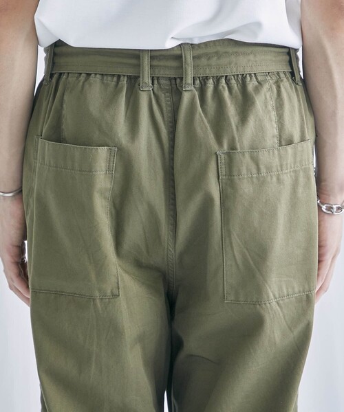 PUBLIC TOKYO（パブリックトウキョウ）の「ベルテッドタックストレートチノパンツ（チノパンツ・メンズ・ブラック/ベージュ/カーキ・1/2/3）」の11枚目の写真