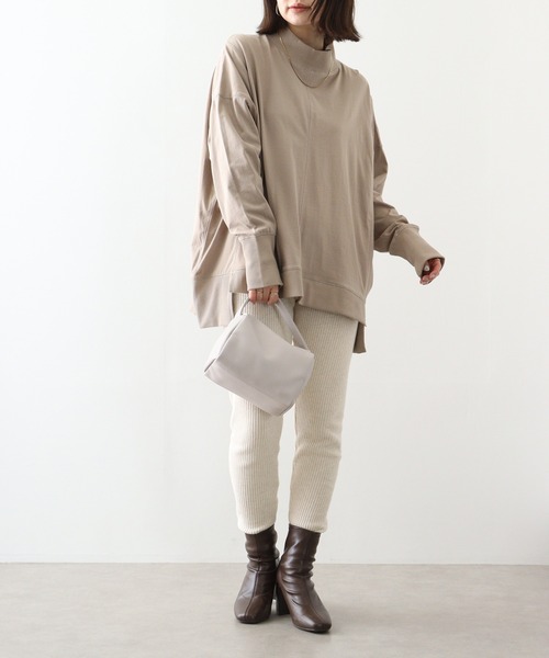 atONE(アットワン)の「atONE ハイネックビッグヘムランダムカットソー(Tシャツ/カットソー・レディース・グレイッシュベージュ/ブラック/ライトブラウン・4L~5L/LL~3L/M~L)」の19枚目の写真