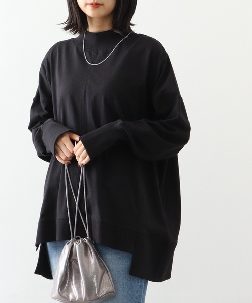 atONE(アットワン)の「atONE ハイネックビッグヘムランダムカットソー(Tシャツ/カットソー・レディース・グレイッシュベージュ/ブラック/ライトブラウン・4L~5L/LL~3L/M~L)」の5枚目の写真