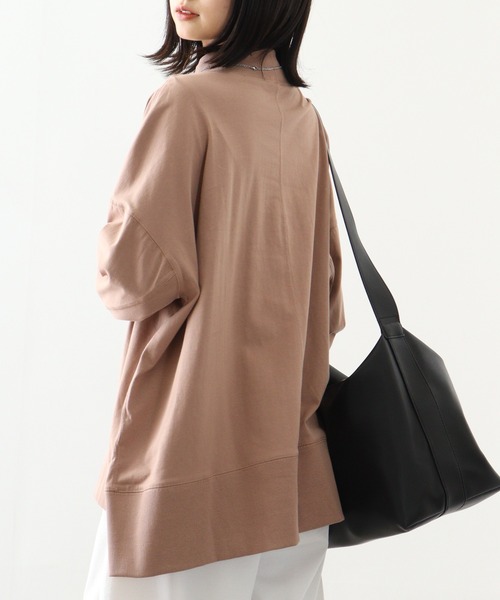 atONE(アットワン)の「atONE ハイネックビッグヘムランダムカットソー(Tシャツ/カットソー・レディース・グレイッシュベージュ/ブラック/ライトブラウン・4L~5L/LL~3L/M~L)」の12枚目の写真