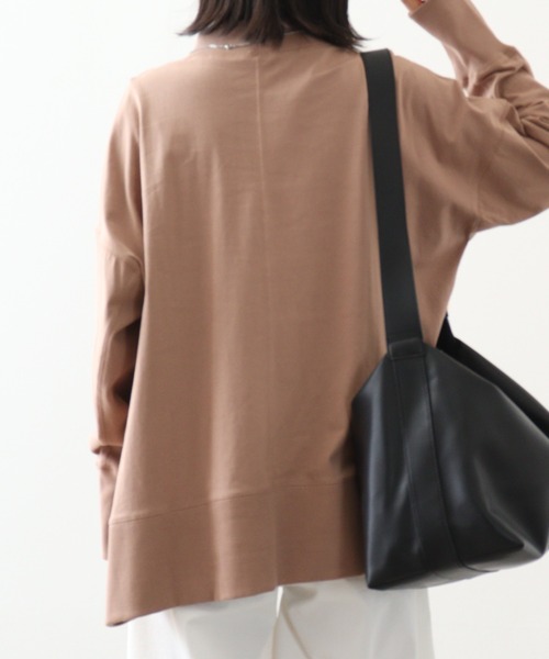 atONE(アットワン)の「atONE ハイネックビッグヘムランダムカットソー(Tシャツ/カットソー・レディース・グレイッシュベージュ/ブラック/ライトブラウン・4L~5L/LL~3L/M~L)」の13枚目の写真