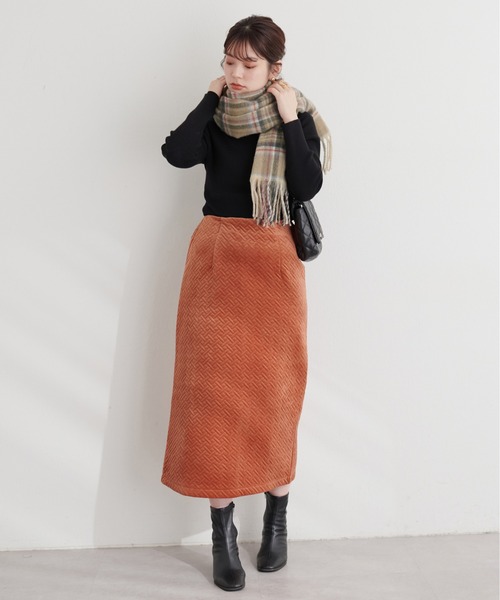 natural couture(ナチュラルクチュール)の「ベロアキルティングナロースカート(スカート・レディース・アイボリー/オレンジ/ブラック・FREE)」の22枚目の写真