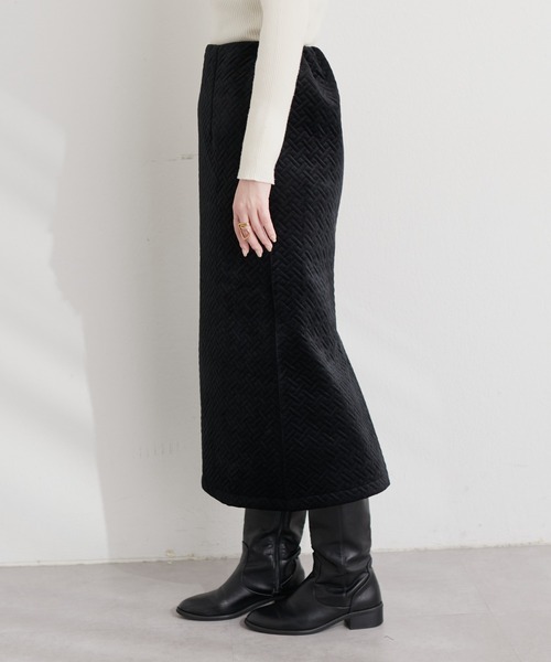 natural couture(ナチュラルクチュール)の「ベロアキルティングナロースカート(スカート・レディース・アイボリー/オレンジ/ブラック・FREE)」の15枚目の写真
