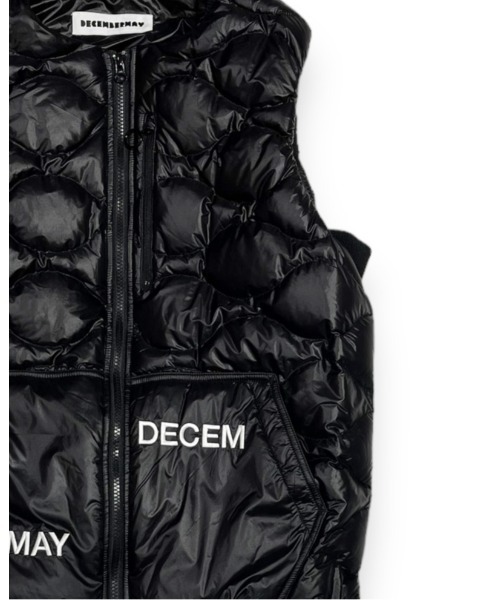 DECEMBERMAY(ディセンバーメイ)の「Color scheme quilting down vest(ダウンベスト・レディース・ホワイト/ブラック/ベージュ・MEDIUM/SMALL)」の4枚目の写真