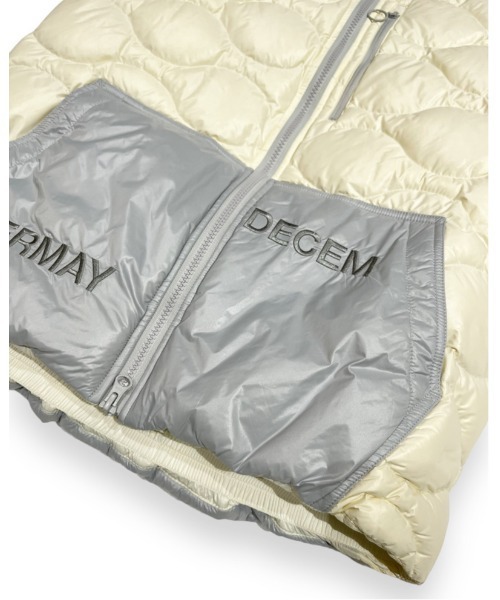 DECEMBERMAY(ディセンバーメイ)の「Color scheme quilting down vest(ダウンベスト・レディース・ホワイト/ブラック/ベージュ・MEDIUM/SMALL)」の17枚目の写真