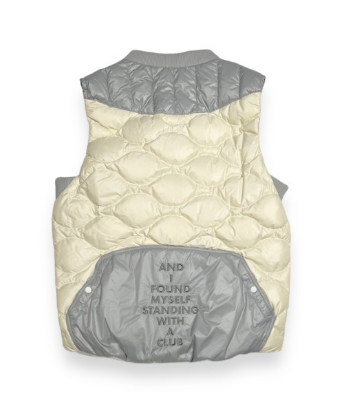 DECEMBERMAY(ディセンバーメイ)の「Color scheme quilting down vest(ダウンベスト・レディース・ホワイト/ブラック/ベージュ・MEDIUM/SMALL)」の19枚目の写真
