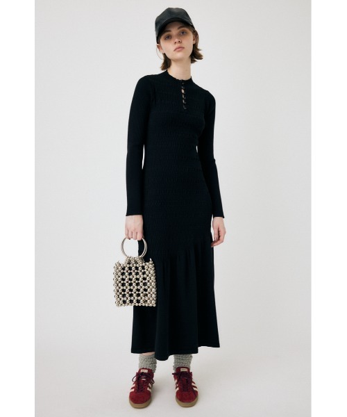 MOUSSY(マウジー)の「FLARE HEM KNIT ドレス(ワンピース・レディース・キナリ/ブラック/カーキ・1/2)」の15枚目の写真