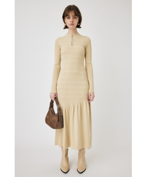 MOUSSY(マウジー)の「FLARE HEM KNIT ドレス(ワンピース・レディース・キナリ/ブラック/カーキ・1/2)」の22枚目の写真