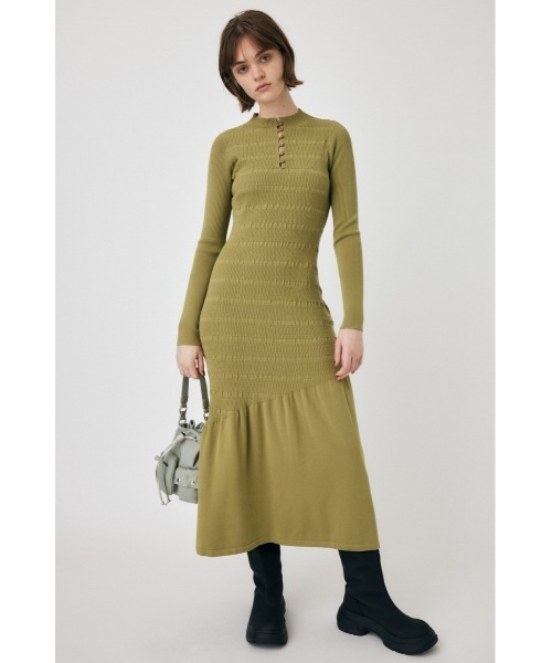 MOUSSY(マウジー)の「FLARE HEM KNIT ドレス(ワンピース・レディース・キナリ/ブラック/カーキ・1/2)」の11枚目の写真