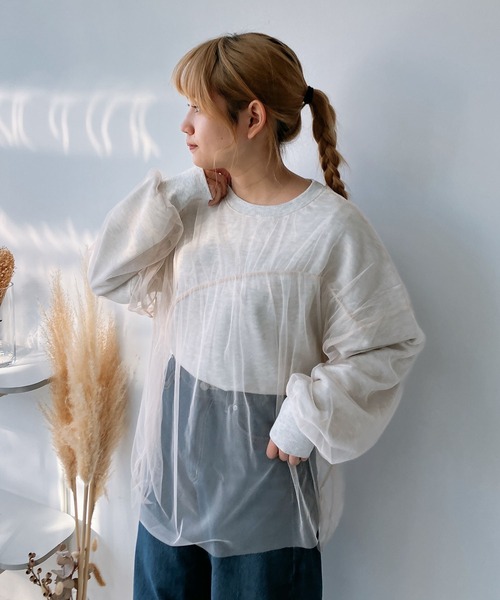 AS KNOW AS plus（アズノゥアズプラス）の「◎チュールレイヤードゆったりプルオーバー（Tシャツ/カットソー・レディース・キナリ/スミクロ/オートミール・FREE）」の6枚目の写真