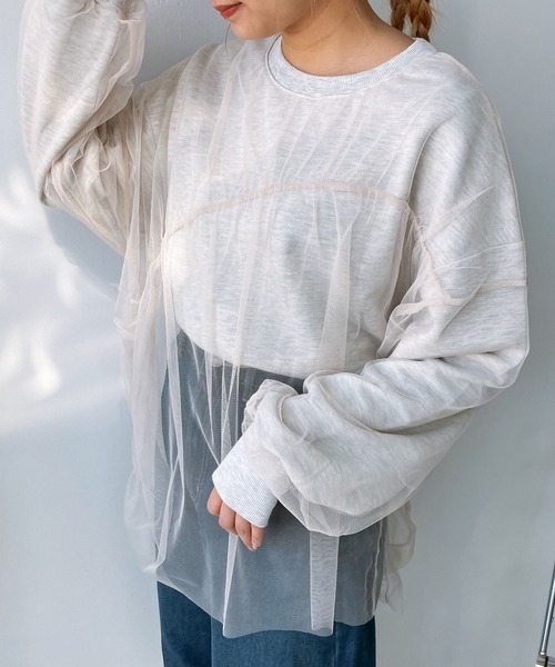 AS KNOW AS plus（アズノゥアズプラス）の「◎チュールレイヤードゆったりプルオーバー（Tシャツ/カットソー・レディース・キナリ/スミクロ/オートミール・FREE）」の4枚目の写真