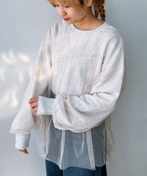 AS KNOW AS plus（アズノゥアズプラス）の「◎チュールレイヤードゆったりプルオーバー（Tシャツ/カットソー・レディース・キナリ/スミクロ/オートミール・FREE）」の5枚目の写真