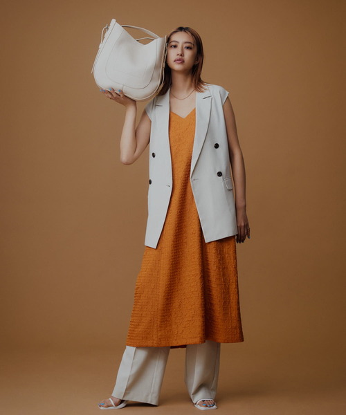 SENSE OF PLACE by URBAN RESEARCH（センスオブプレイスバイアーバンリサーチ）の「アウトポケットビッグショルダーバッグ（ショルダーバッグ・レディース・ブラウン/ライトベージュ/ブラック・ONE）」の4枚目の写真