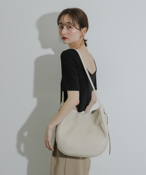 SENSE OF PLACE by URBAN RESEARCH（センスオブプレイスバイアーバンリサーチ）の「アウトポケットビッグショルダーバッグ（ショルダーバッグ・レディース・ブラウン/ライトベージュ/ブラック・ONE）」の8枚目の写真