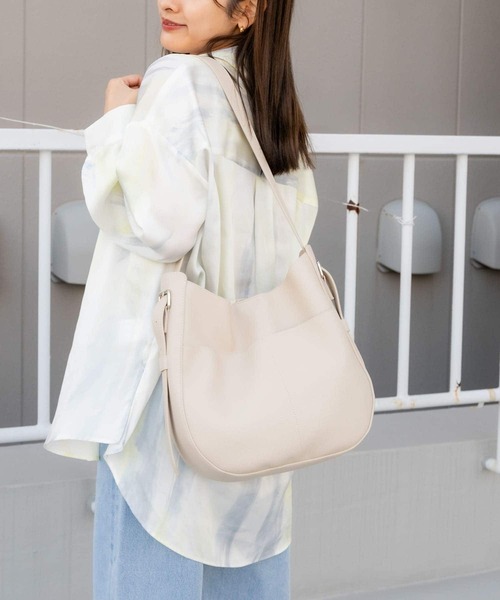 SENSE OF PLACE by URBAN RESEARCH（センスオブプレイスバイアーバンリサーチ）の「アウトポケットビッグショルダーバッグ（ショルダーバッグ・レディース・ブラウン/ライトベージュ/ブラック・ONE）」の10枚目の写真