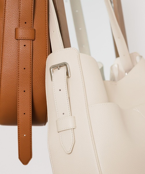 SENSE OF PLACE by URBAN RESEARCH（センスオブプレイスバイアーバンリサーチ）の「アウトポケットビッグショルダーバッグ（ショルダーバッグ・レディース・ブラウン/ライトベージュ/ブラック・ONE）」の16枚目の写真