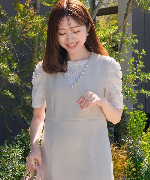 Feroux(フェルゥ)の「【洗える】パワショル トップス(Tシャツ/カットソー・レディース・ホワイト系/ベージュ系/ライトグレー系・F)」の1枚目の写真