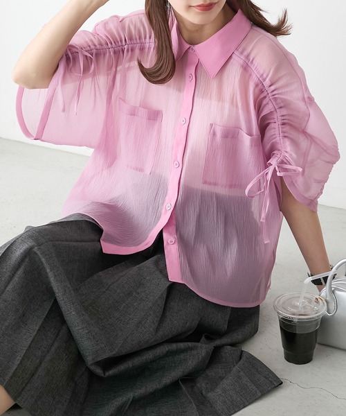BONLECILL(ボンルシール)の「2wayドロストスリーブシアーギャザーシャツ(シャツ/ブラウス・レディース・オフホワイト/ブラック/ピンク/ライトグレー/ブルー・FREE)」の5枚目の写真