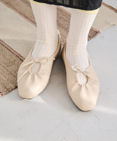 Crisp（クリスプ）の「リボンギャザーフラットシューズ（パンプス・レディース・ベージュ/ブラック/アイボリー・37/38/36/39）」の5枚目の写真
