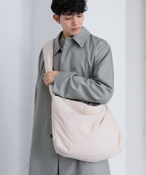SENSE OF PLACE by URBAN RESEARCH（センスオブプレイスバイアーバンリサーチ）の「『ユニセックス』ナイロンパデットビッグショルダー（ショルダーバッグ・メンズ・アイボリー/ブルー/ミント/ブラック/オレンジ・ONE）」の22枚目の写真